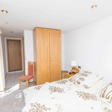 In Ruhiger Ortsran Apartman *