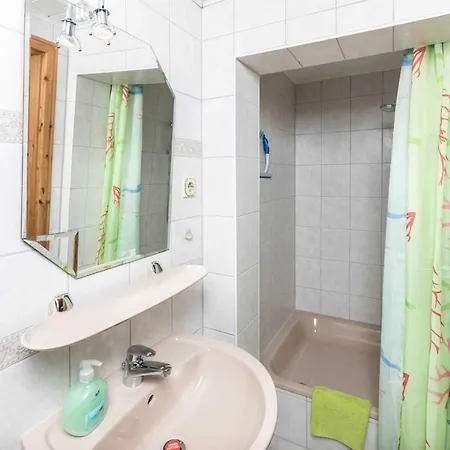 In Ruhiger Ortsran Apartment Lauterbach (Rugen)