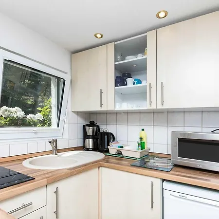 In Ruhiger Ortsran * Lauterbach